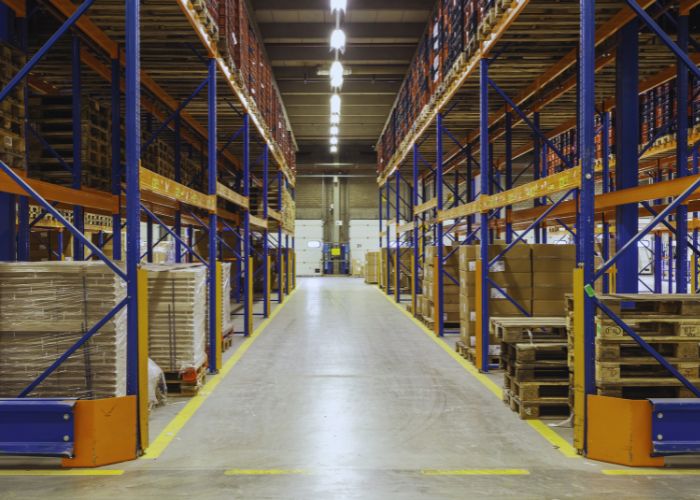 organisation d’un entrepôt logistique aménagement