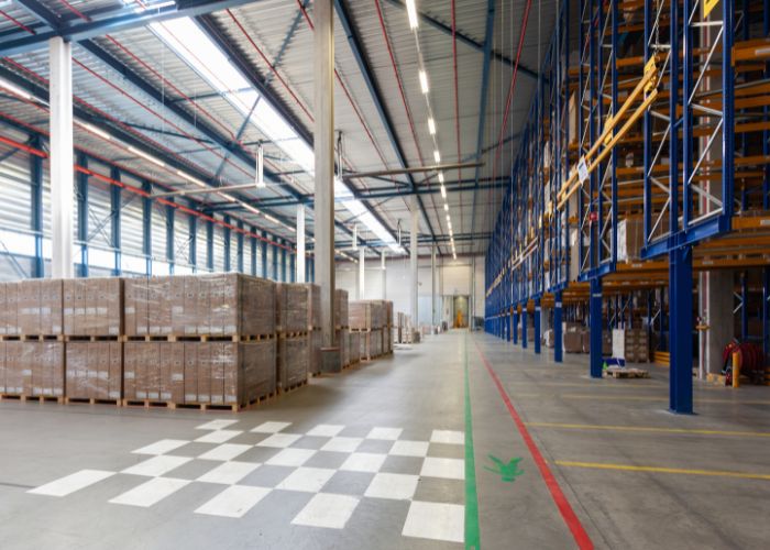 signalétique interne pour la circulation dans un entrepôt